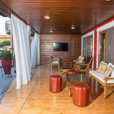 Apartmán 3 Bedroom House In *
