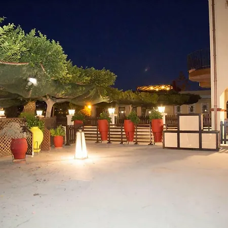 3 Bedroom House In Apartmán Alinda (Leros)