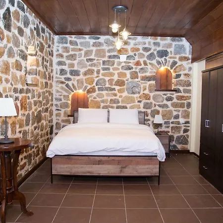 3 Bedroom House In Alinda (Leros)